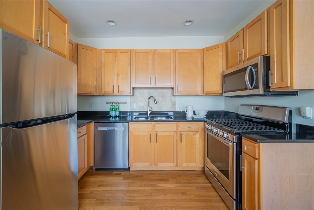 106 Franklin St # 106