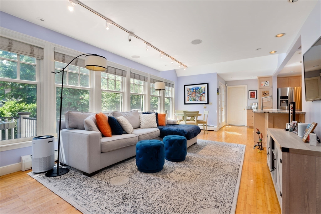 30 Nickerson Rd