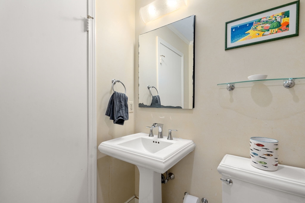 30 Nickerson Rd