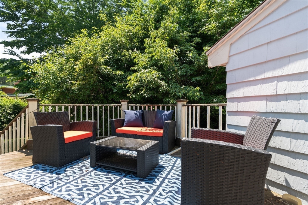 30 Nickerson Rd