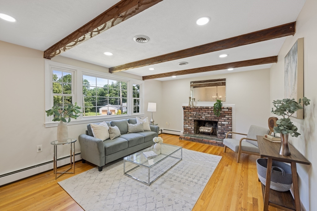9 Heald Rd