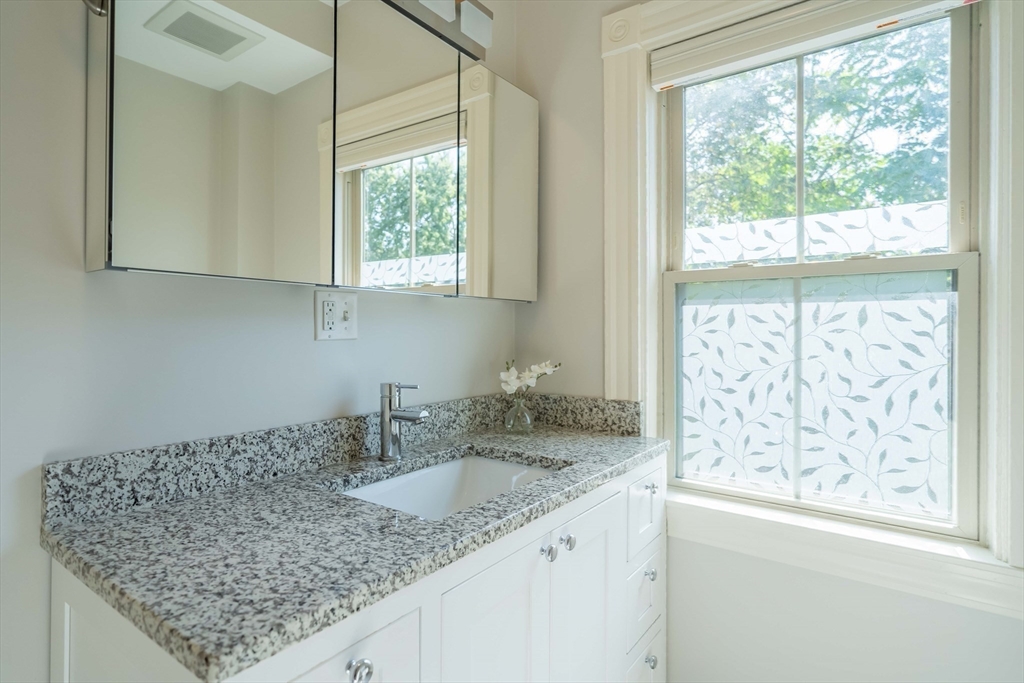 20 Porter St # 3