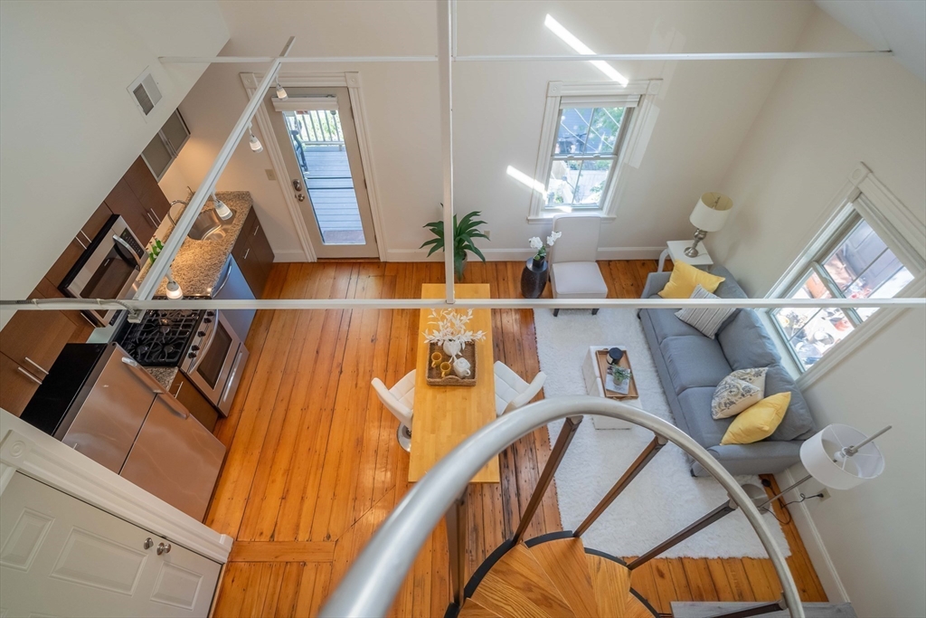 20 Porter St # 3