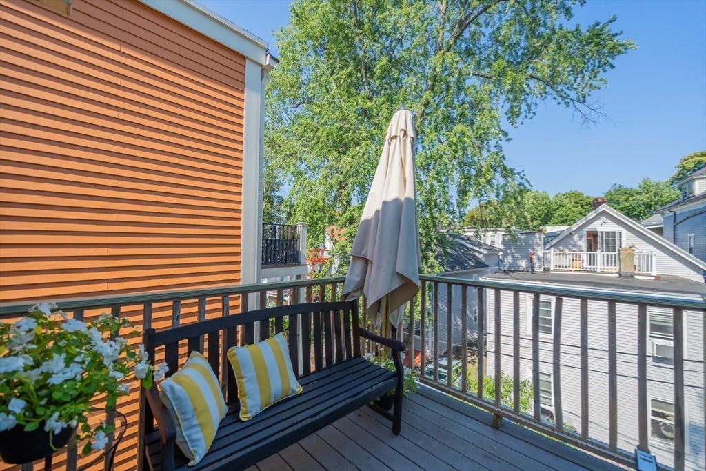 20 Porter St # 3