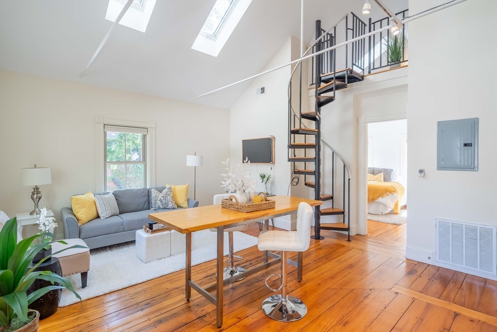 20 Porter St # 3