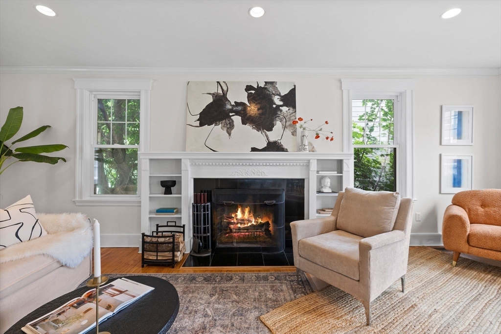 381 Baker Street