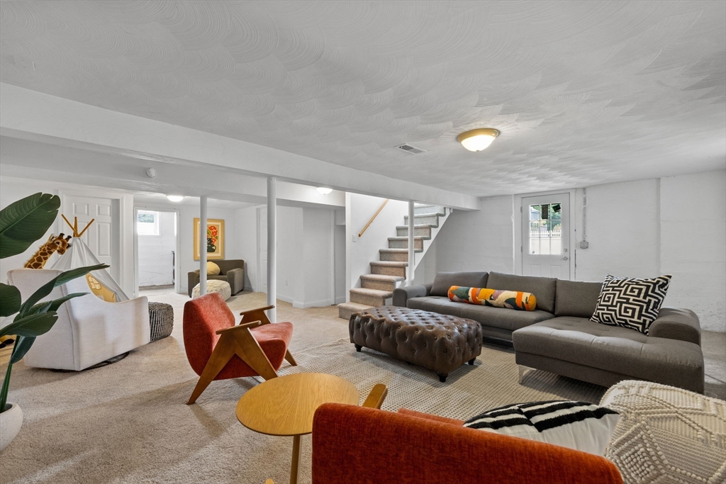 381 Baker Street