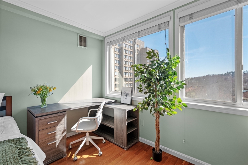 1731 Beacon St # 721