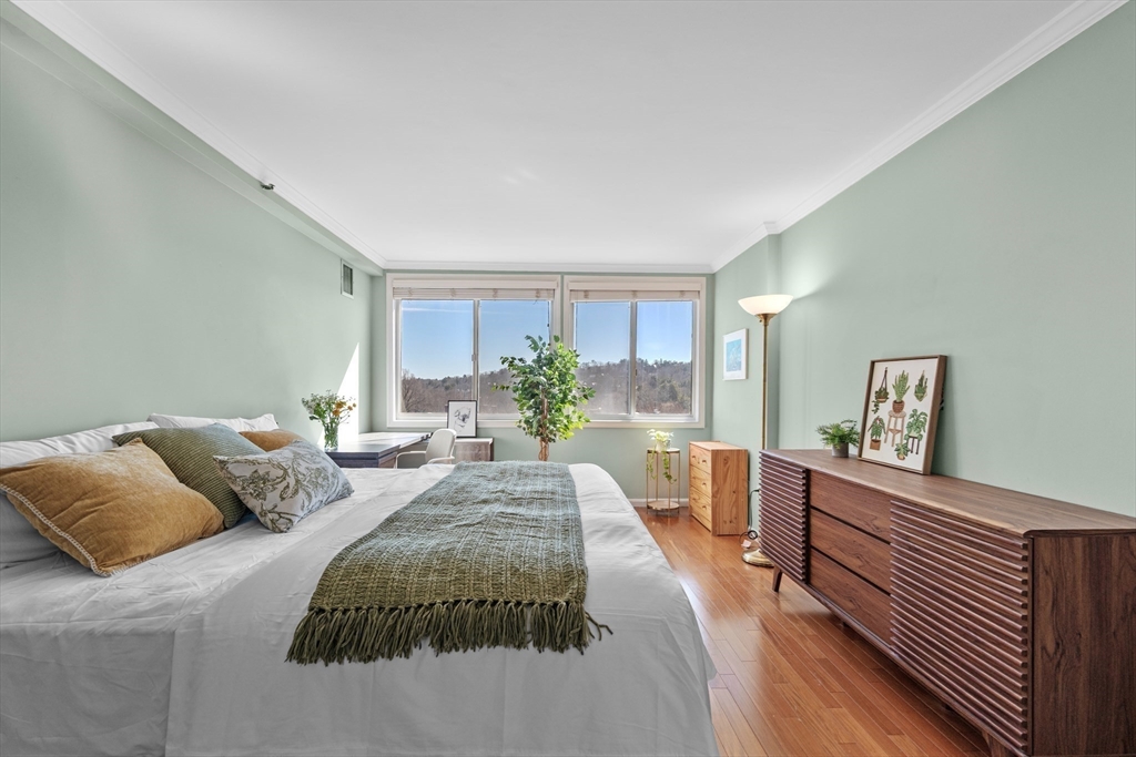 1731 Beacon St # 721