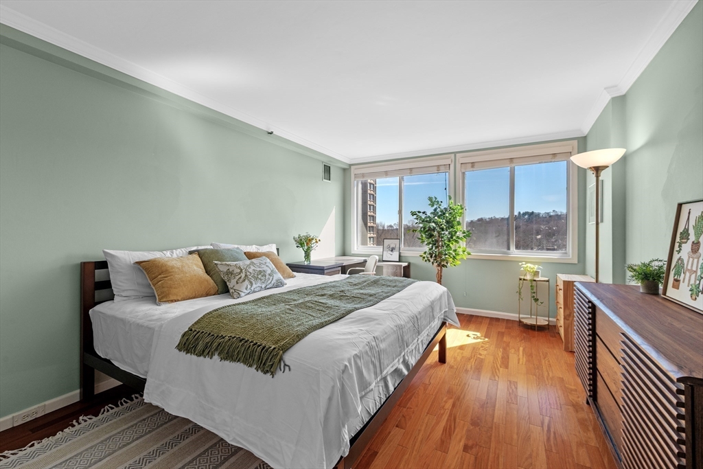 1731 Beacon St # 721