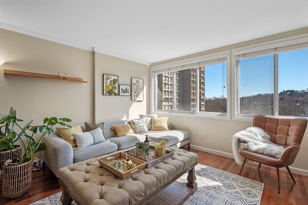1731 Beacon St # 721