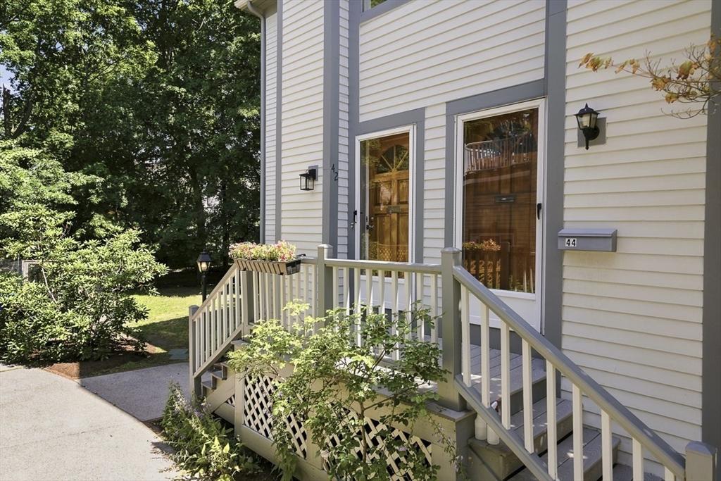 42 Lewis Ave # 42