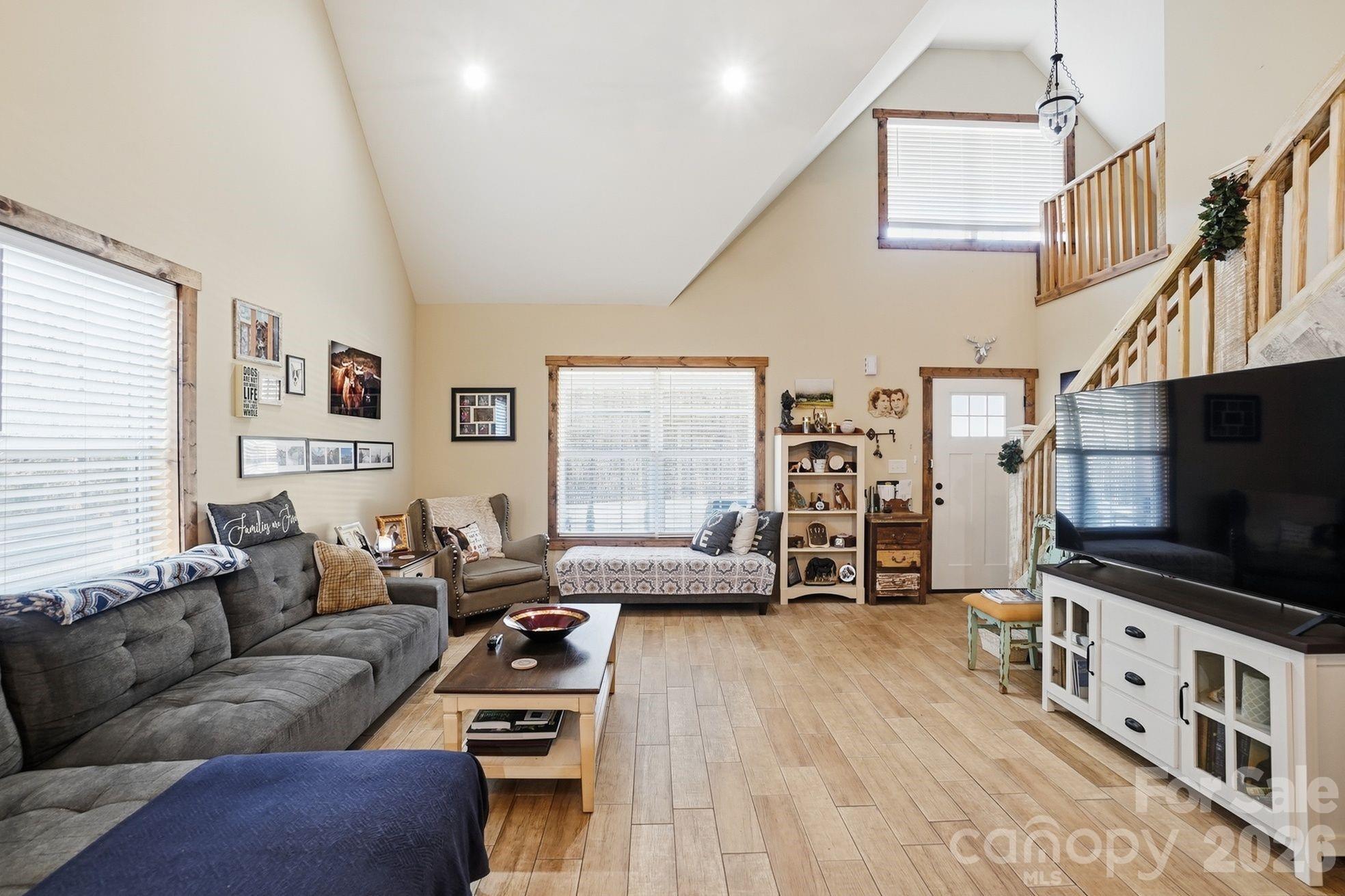 4592 Reid Road
