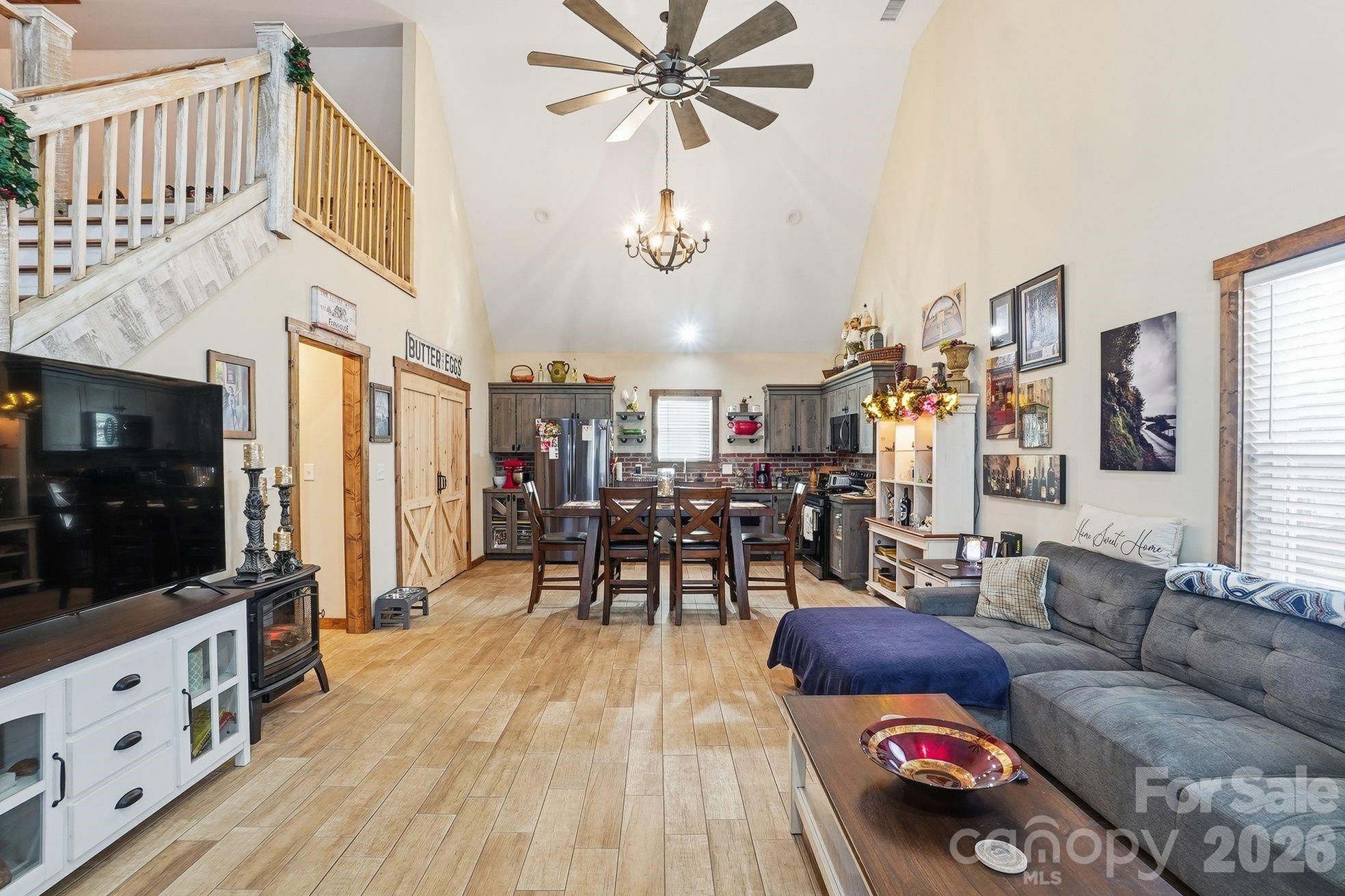 4592 Reid Road