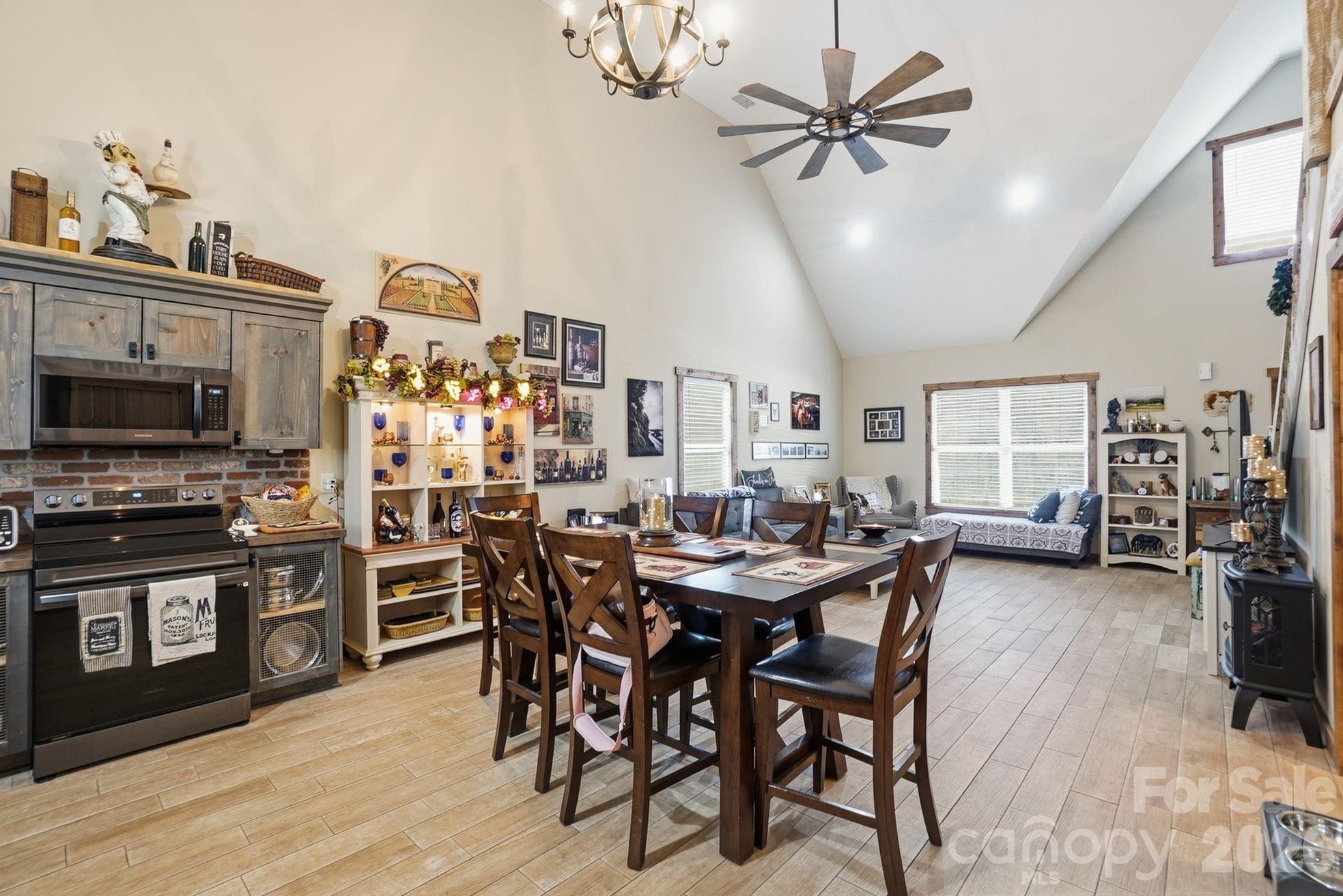 4592 Reid Road
