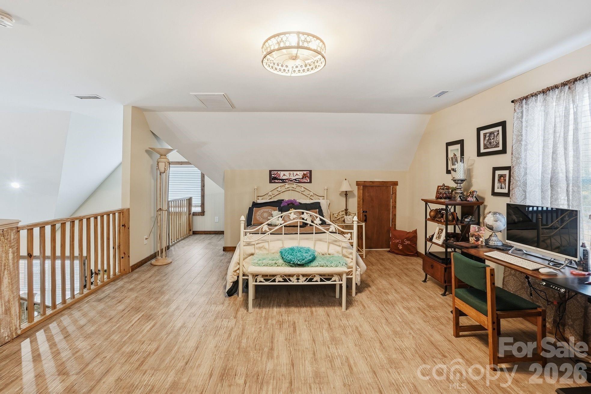 4592 Reid Road