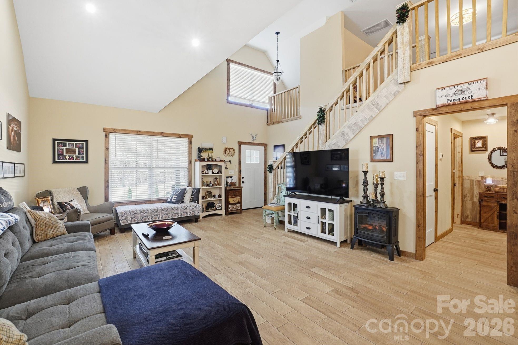 4592 Reid Road