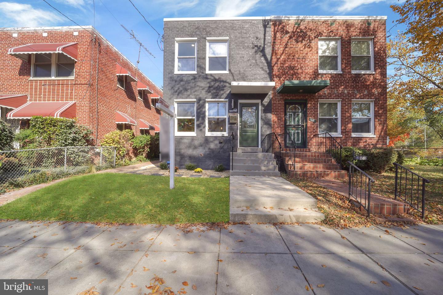 624 Madison St NE