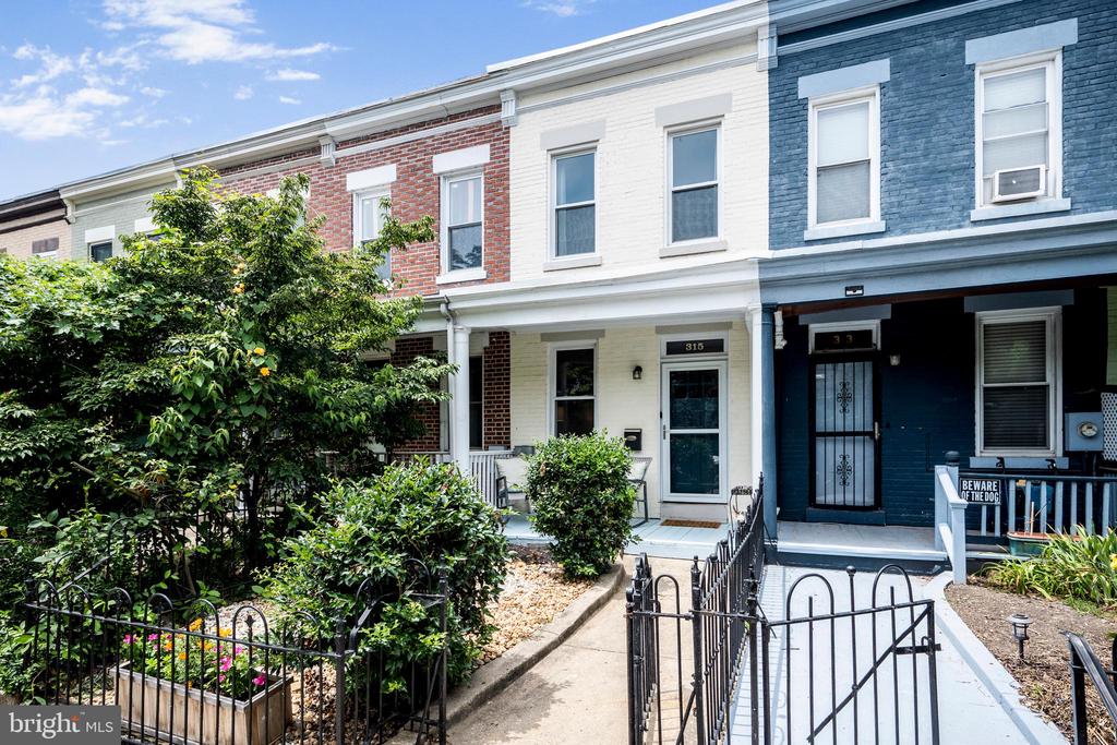 315 16TH STREET SE