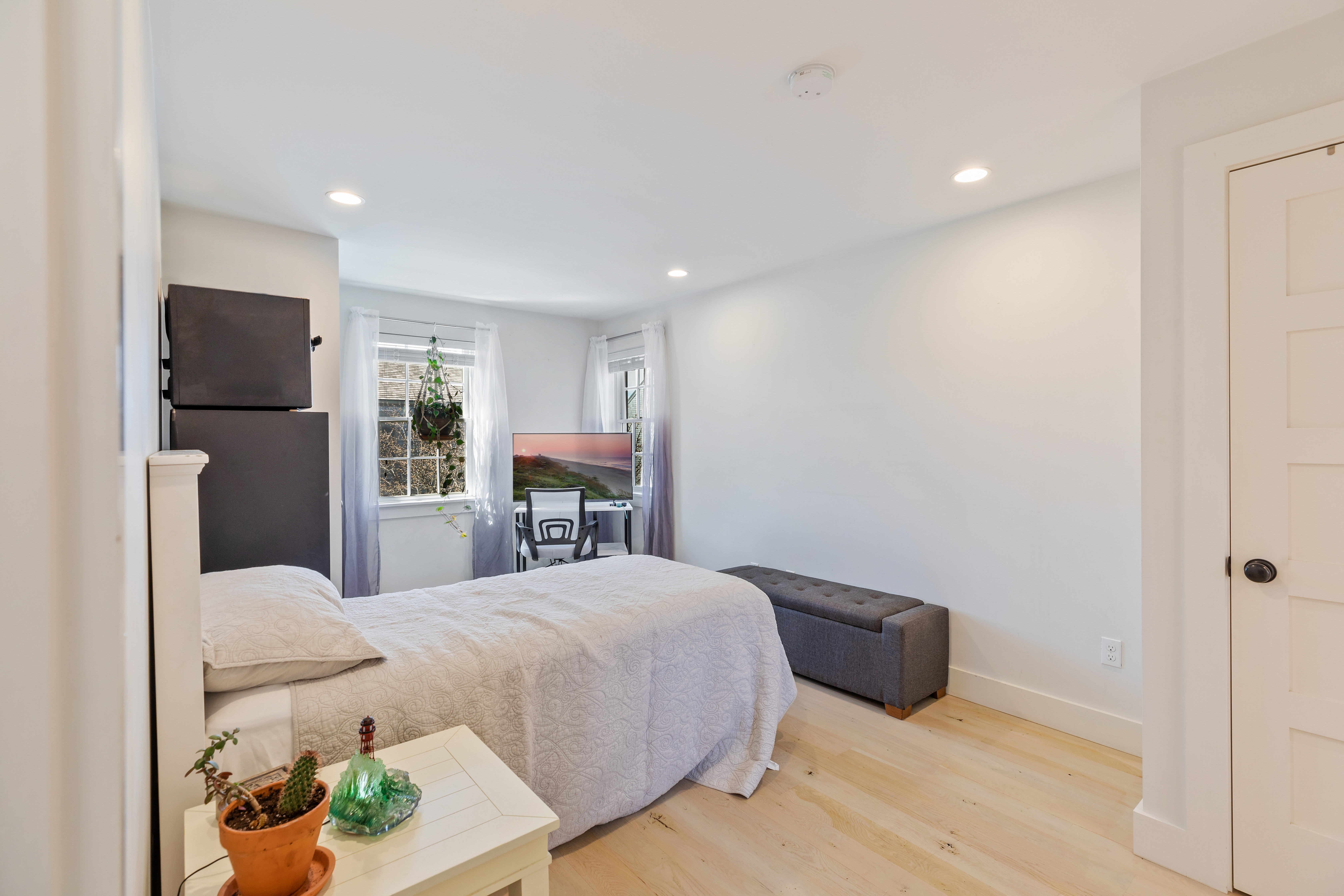 3 Yawkey Way Unit: B (Right side)