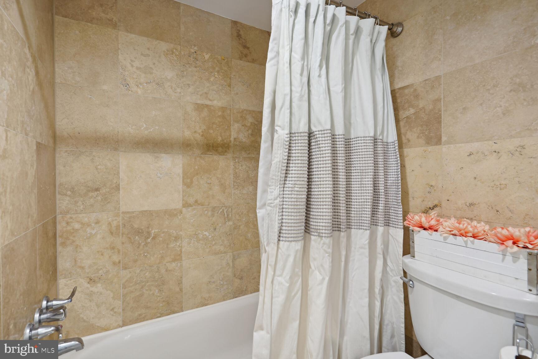1440 N NW Unit: 916