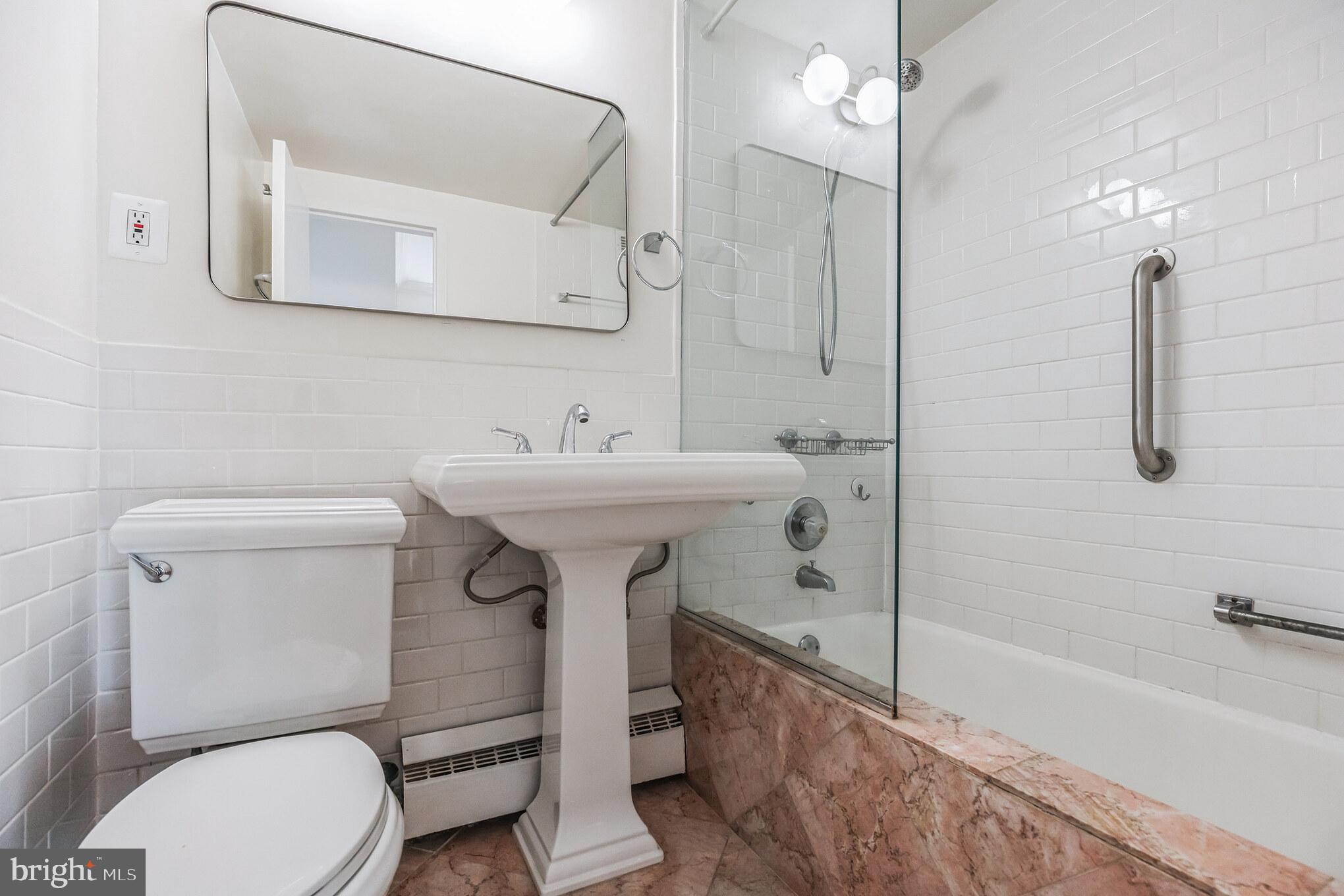 4200 Cathedral AVENUE NW Unit: 516