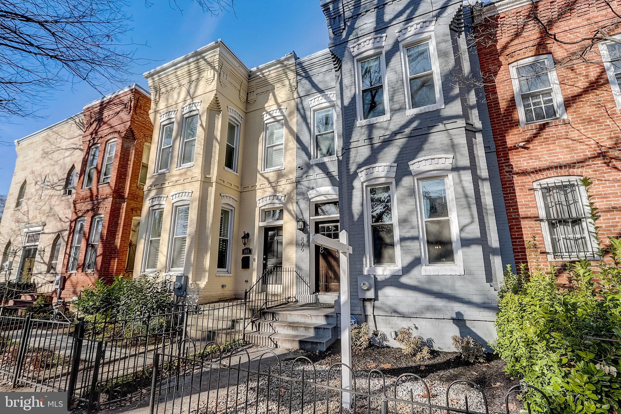 806 I STREET NE