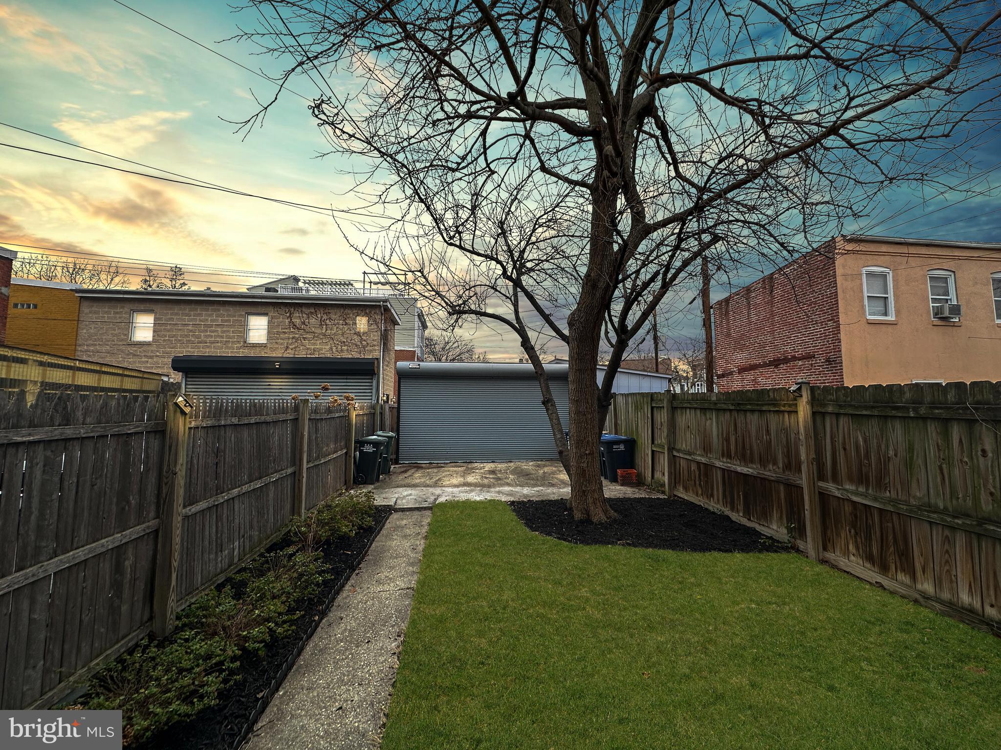 806 I STREET NE