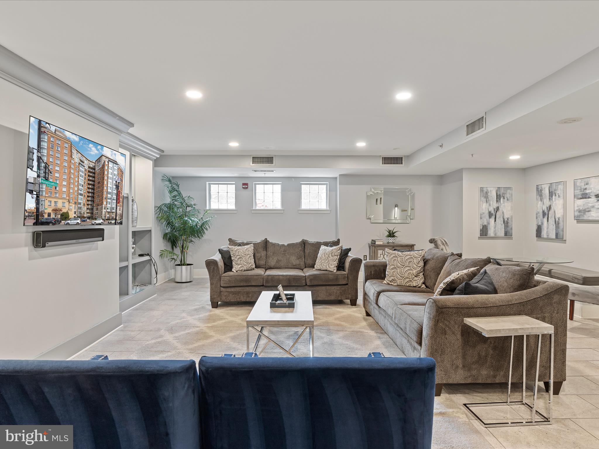 555 Massachusetts AVENUE NW Unit: 814