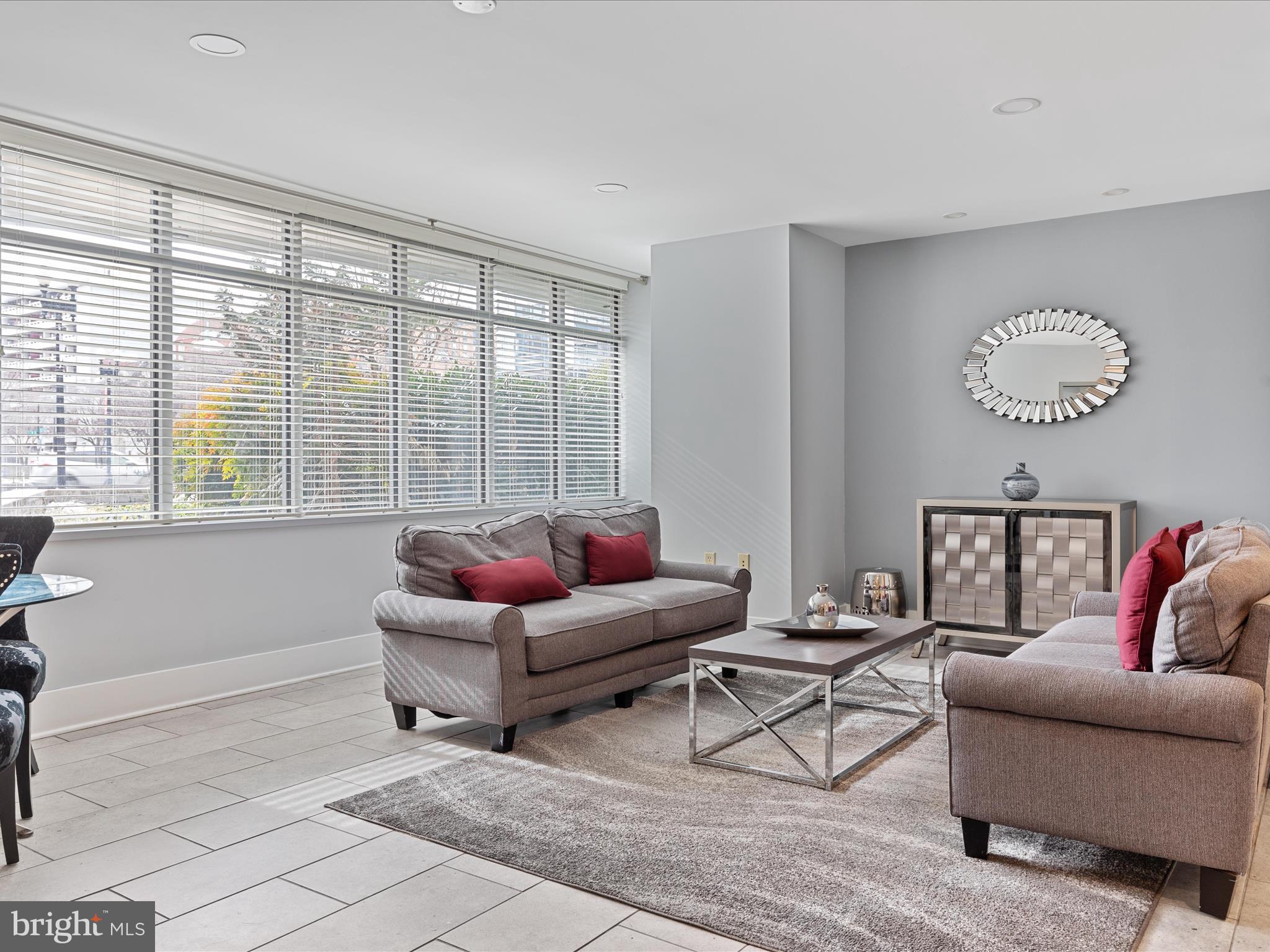 555 Massachusetts AVENUE NW Unit: 814