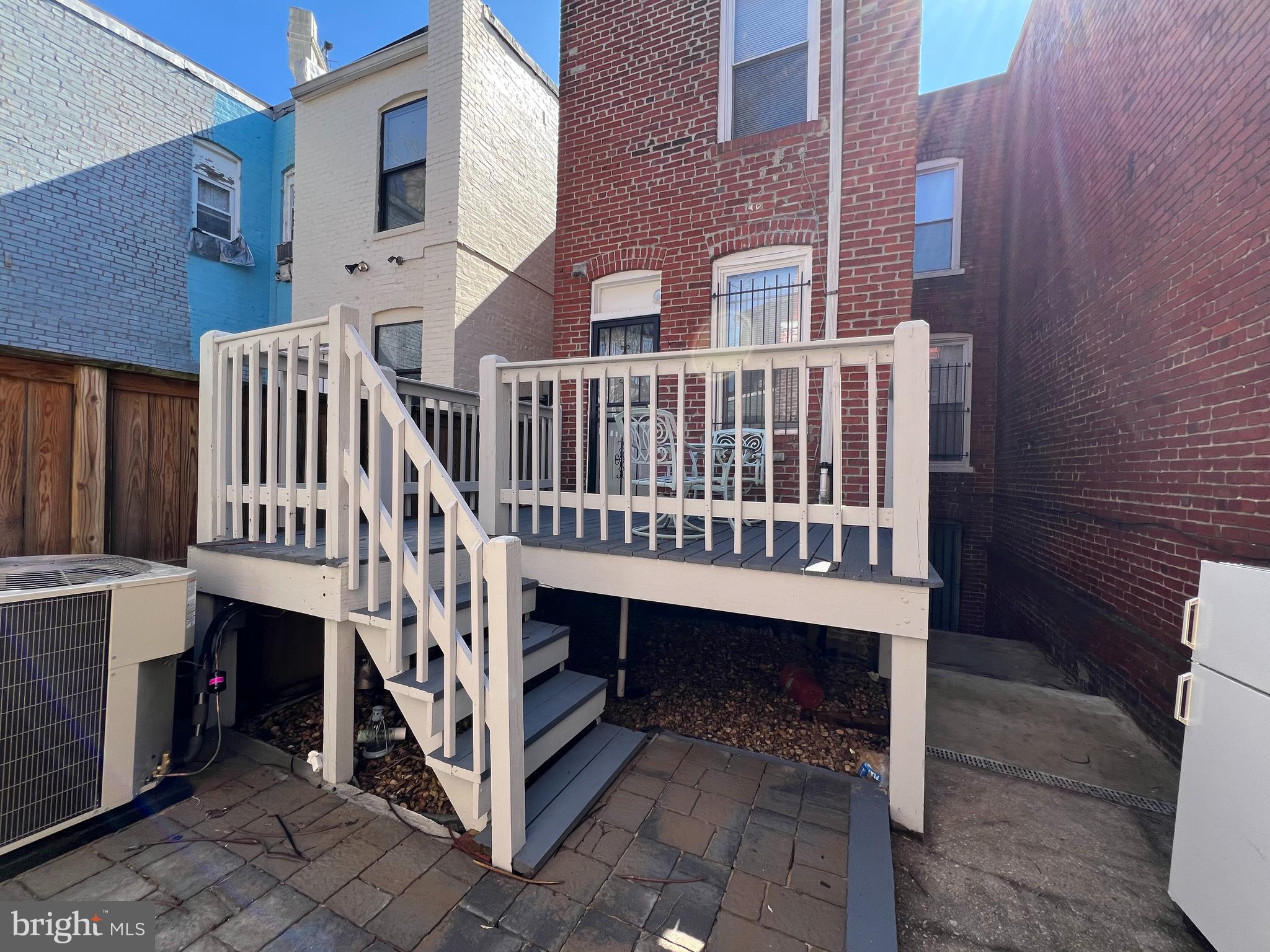 649 Park Rd NW