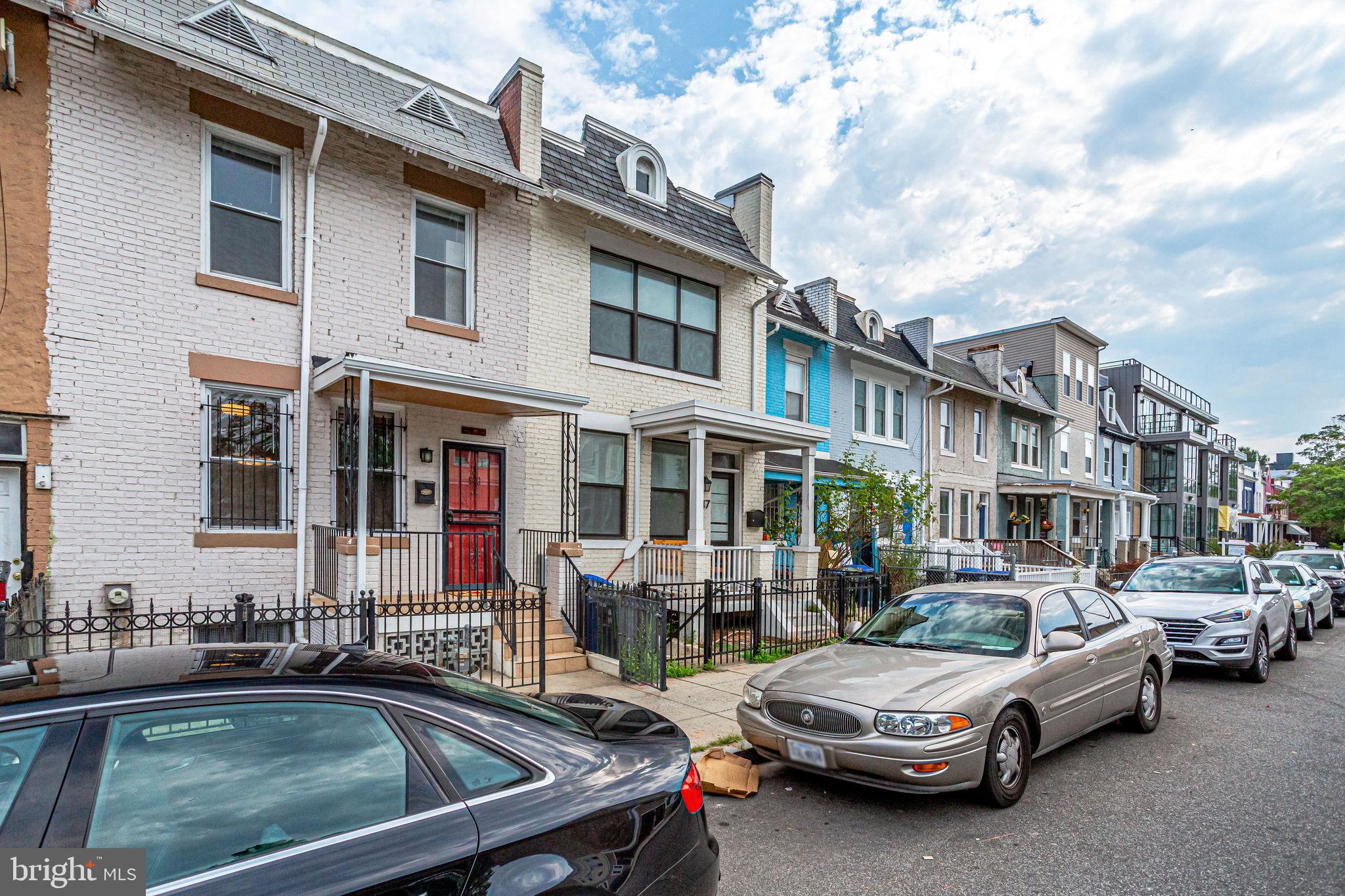 649 Park Rd NW