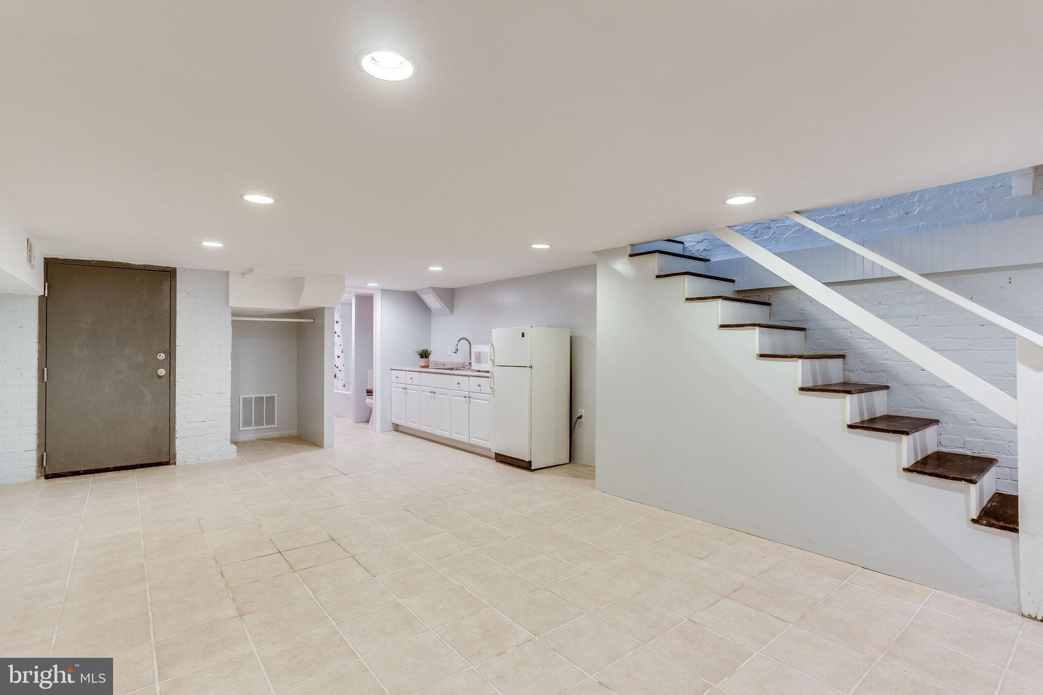 649 Park Rd NW
