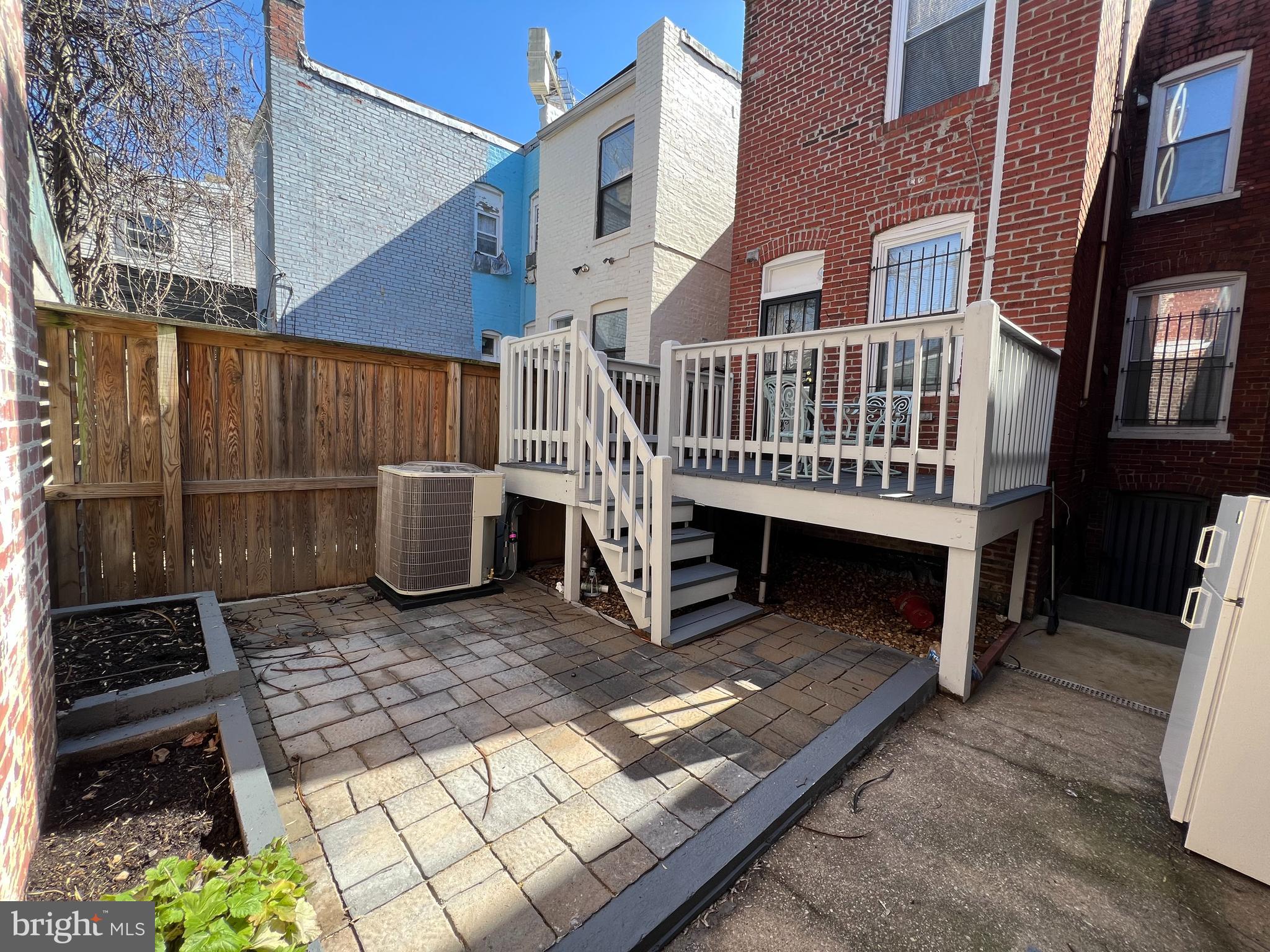 649 Park Rd NW