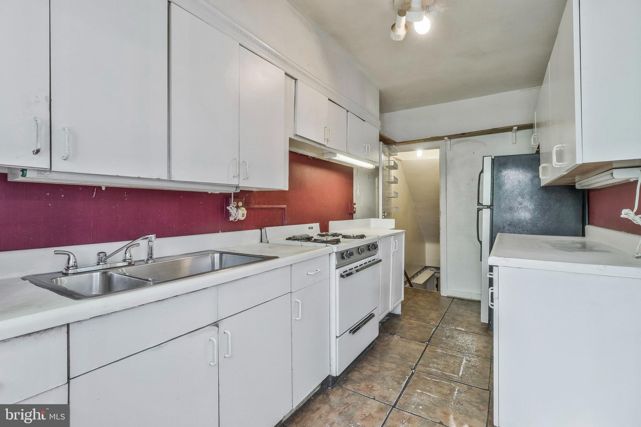 821 Taylor St NE