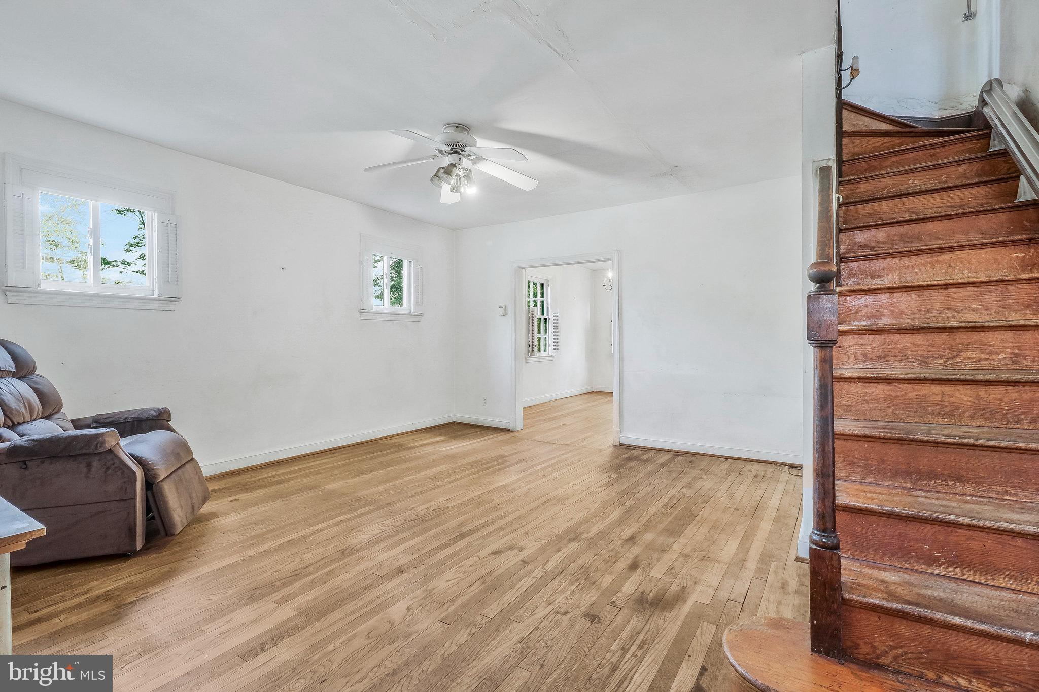 821 Taylor St NE