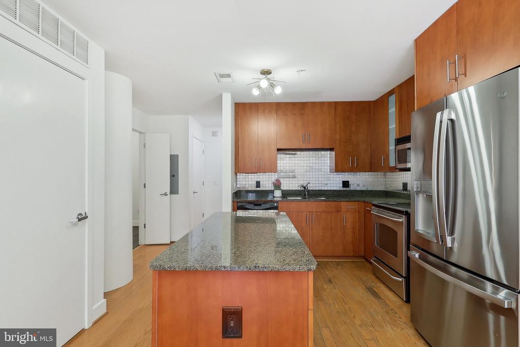 910 M St NW #525