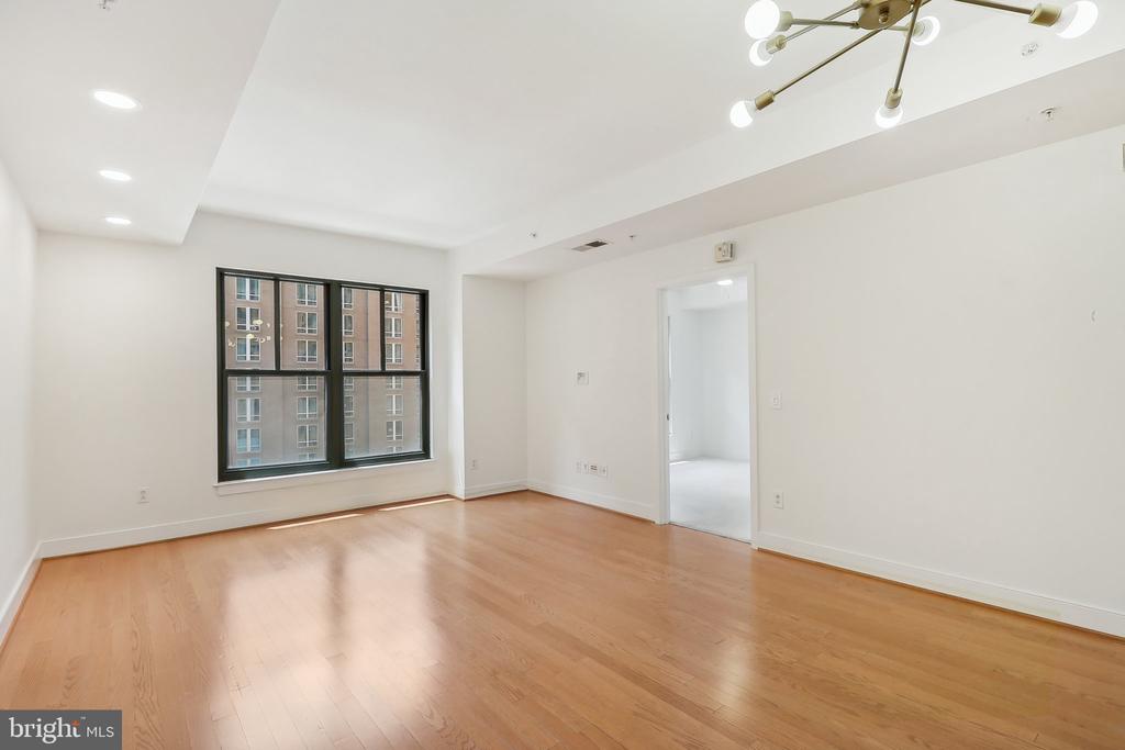 910 M St NW #525