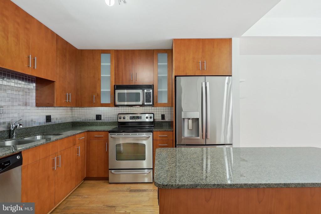 910 M St NW #525