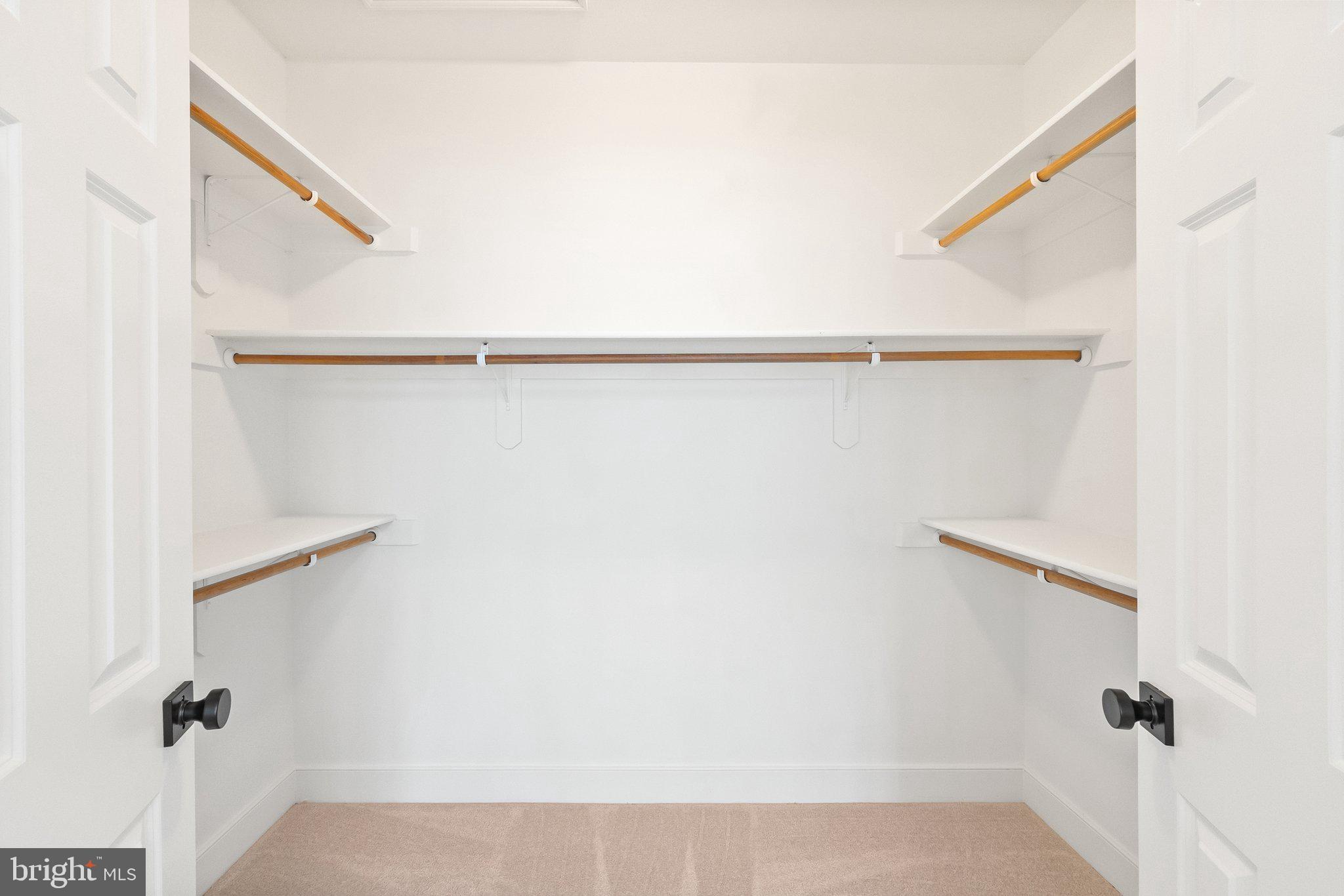 806 Constitution Ave NE