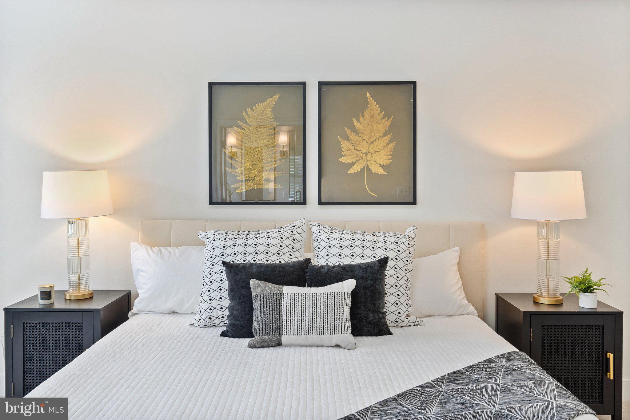 806 Constitution Ave NE