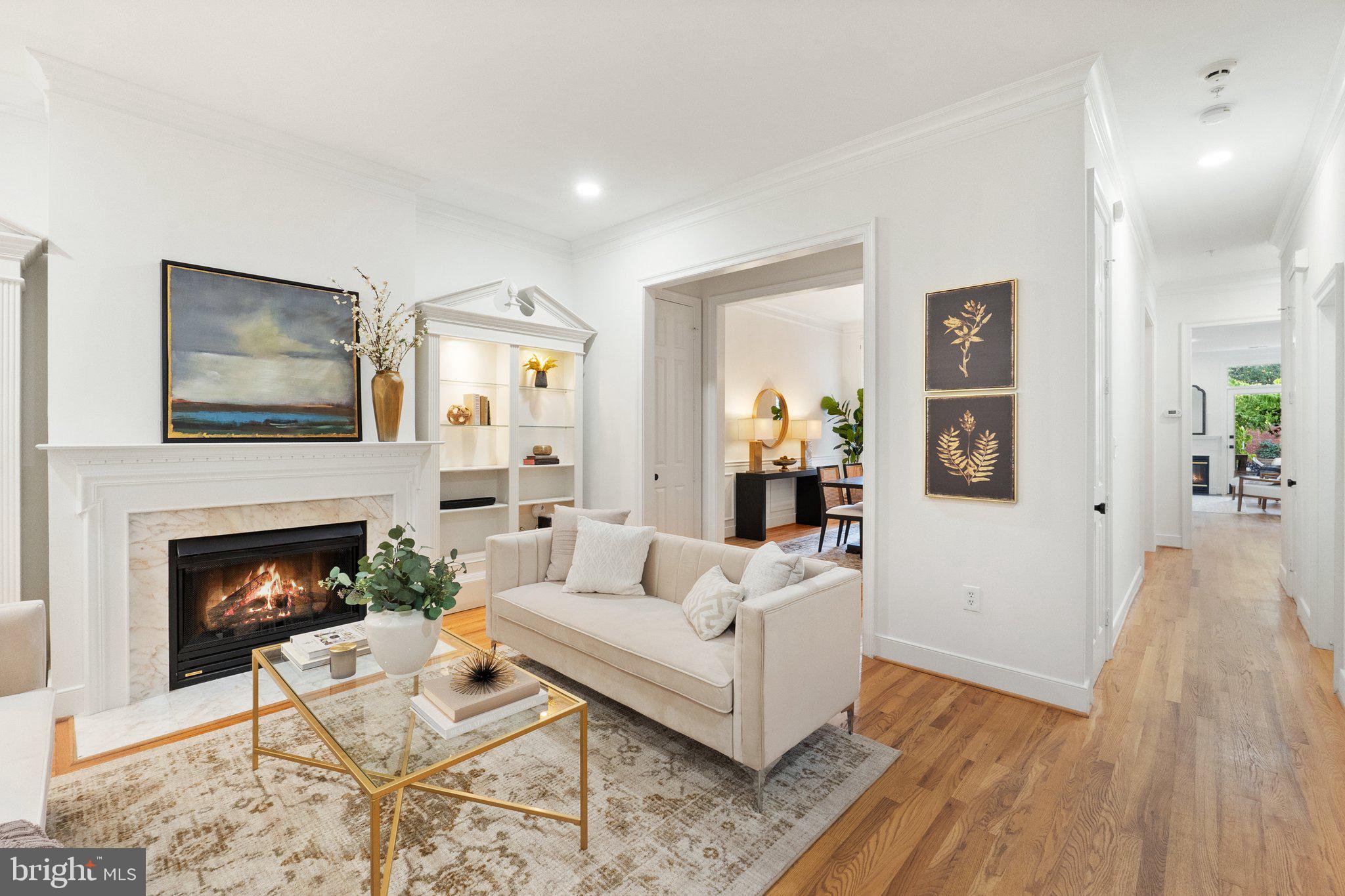 806 Constitution Ave NE