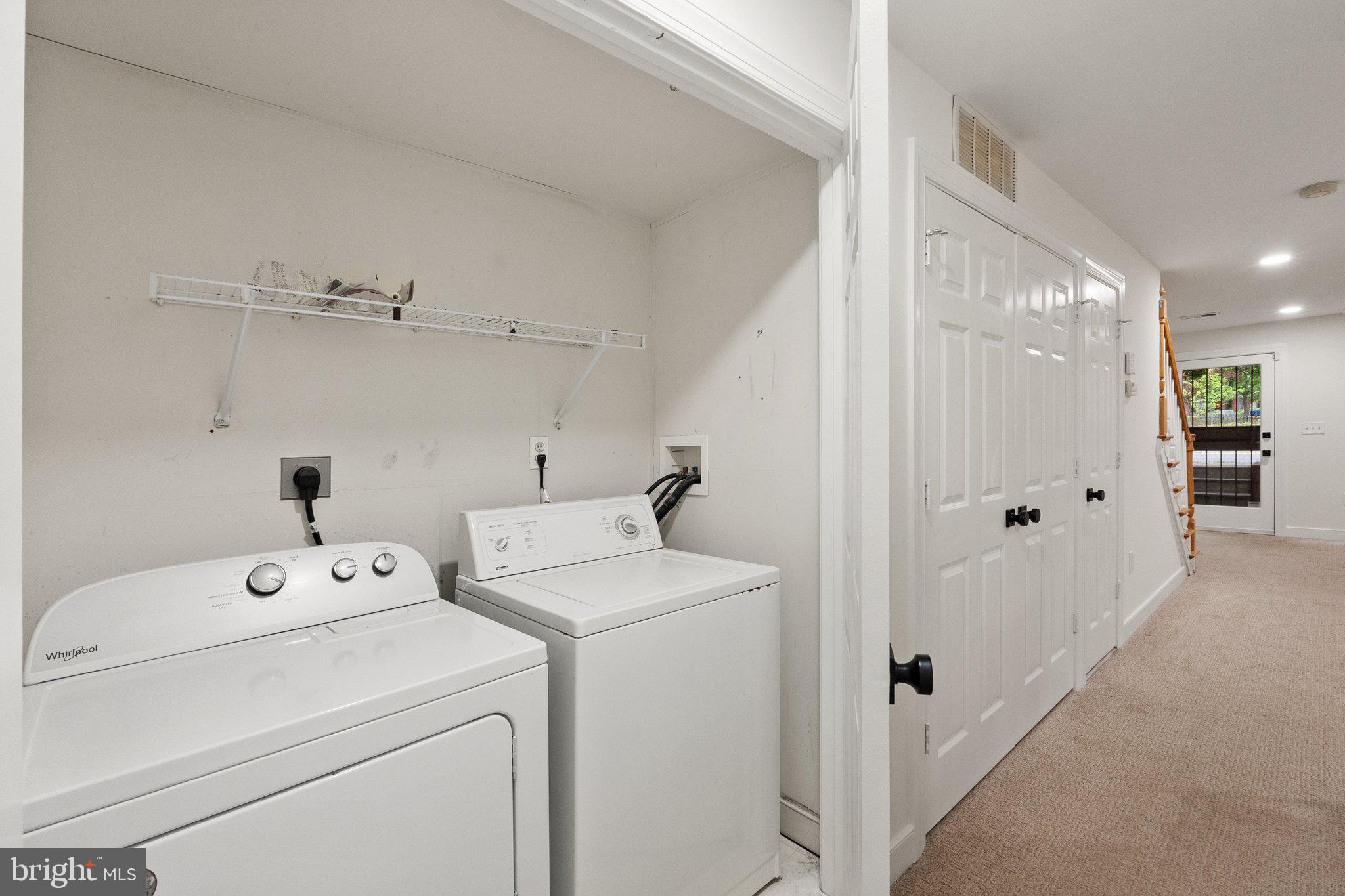 806 Constitution Ave NE