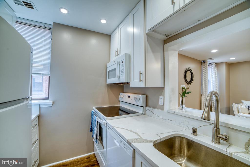 1495 Newton St NW #303