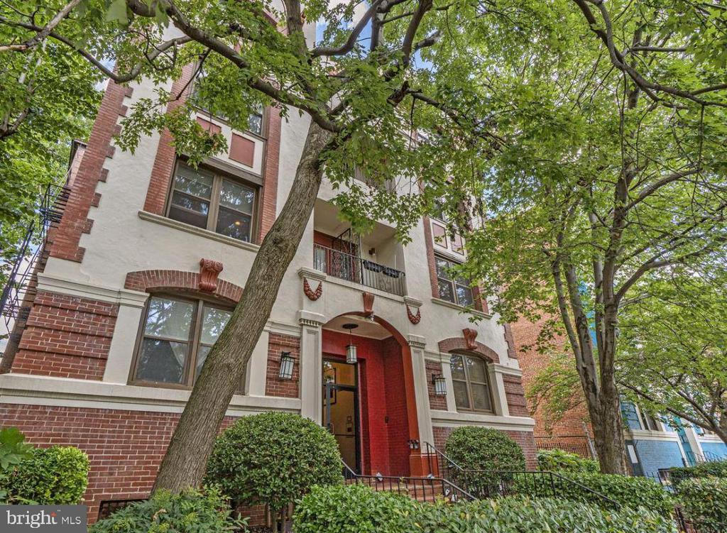 1495 Newton St NW #303