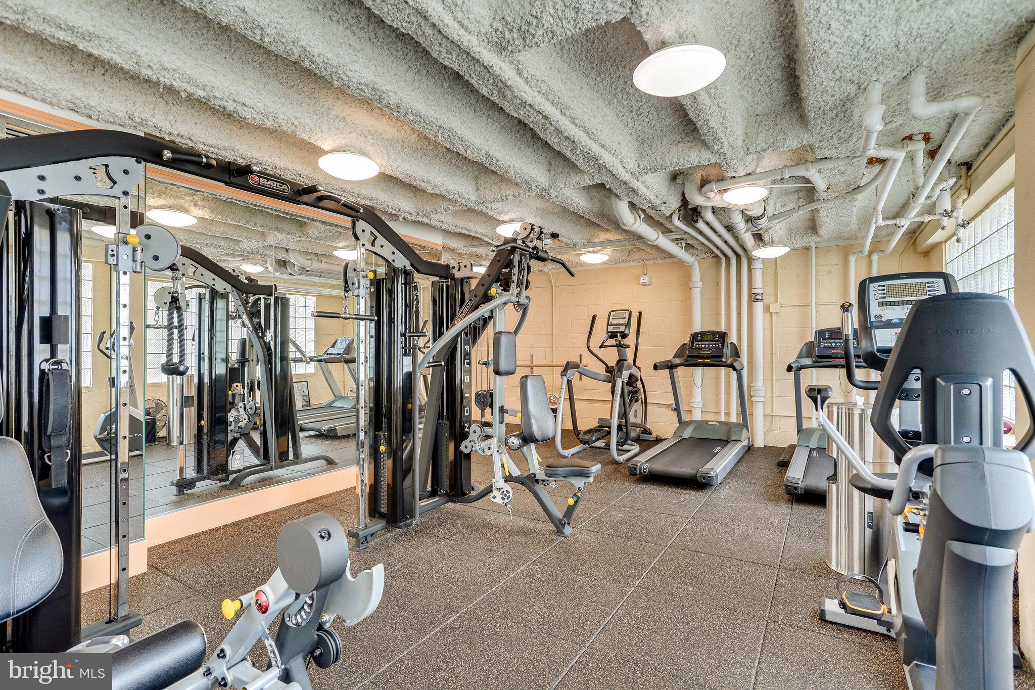 5410 Connecticut Ave NW #512