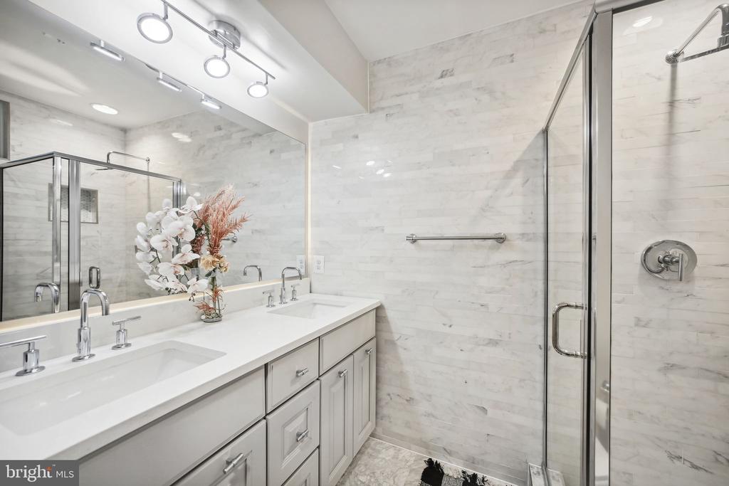 1266 Penn St NE #1