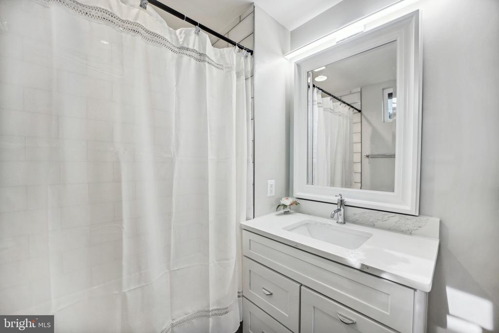 1266 Penn St NE #1
