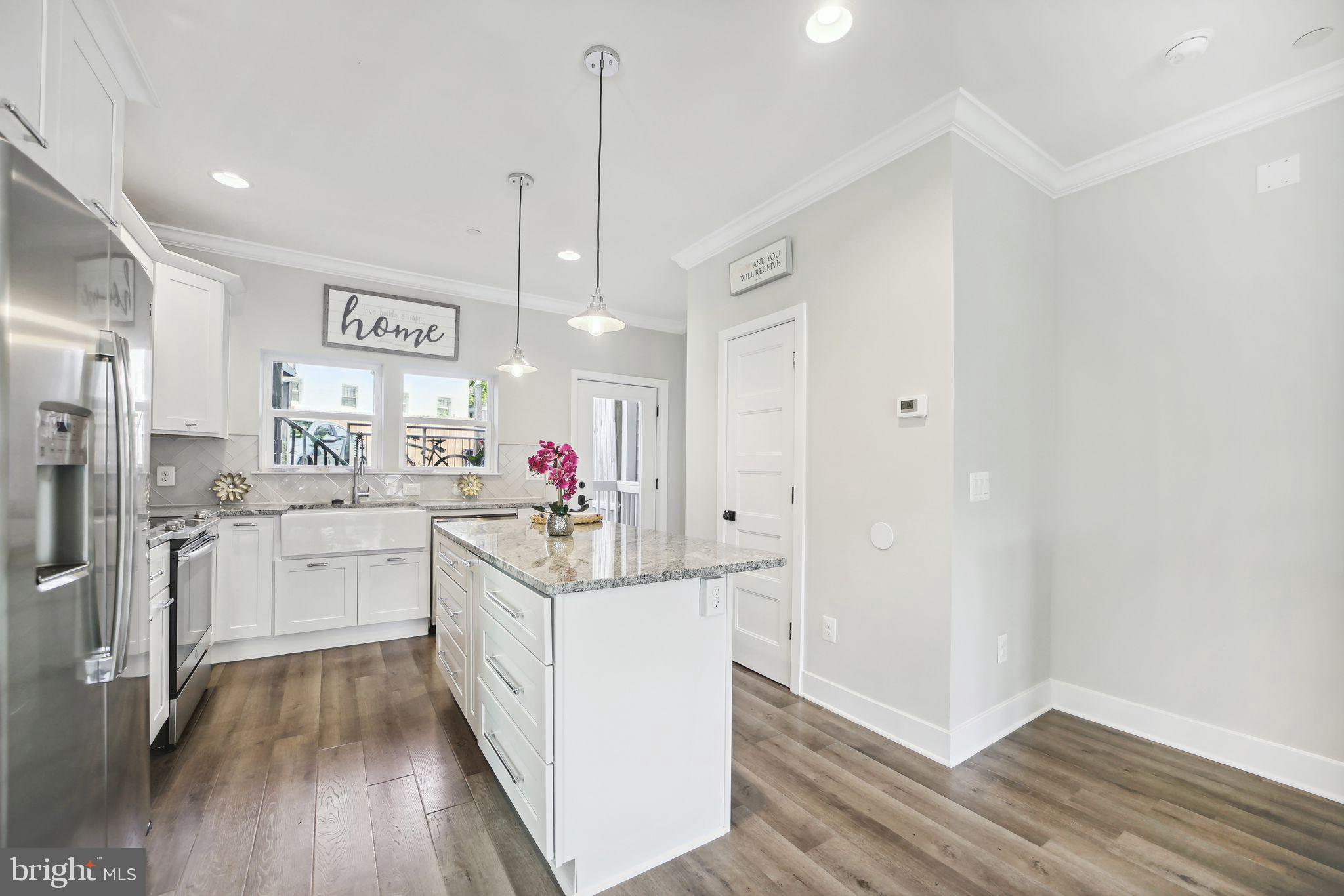1266 Penn St NE #1