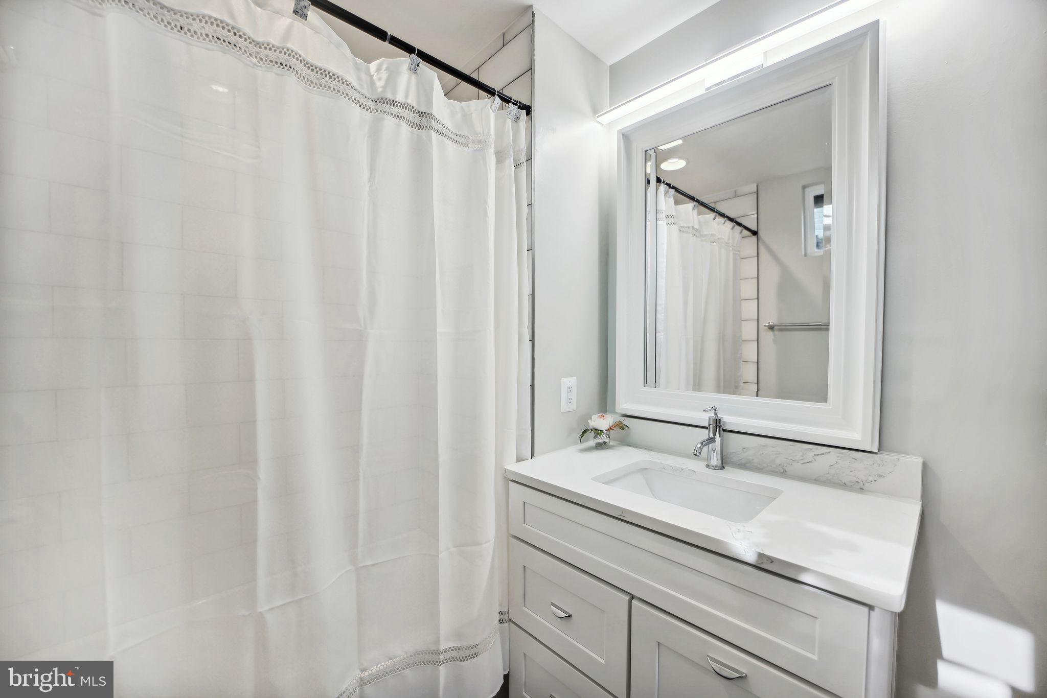 1266 Penn St NE #1